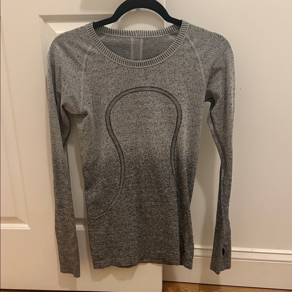 Lululemon Gray ombré Women's Long Sleeve Top